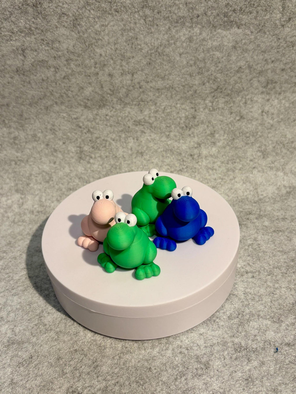 Frog Desk Accessories Bundle | Nerds Frog Set with Keychain, Cable Holder & Straw Topper