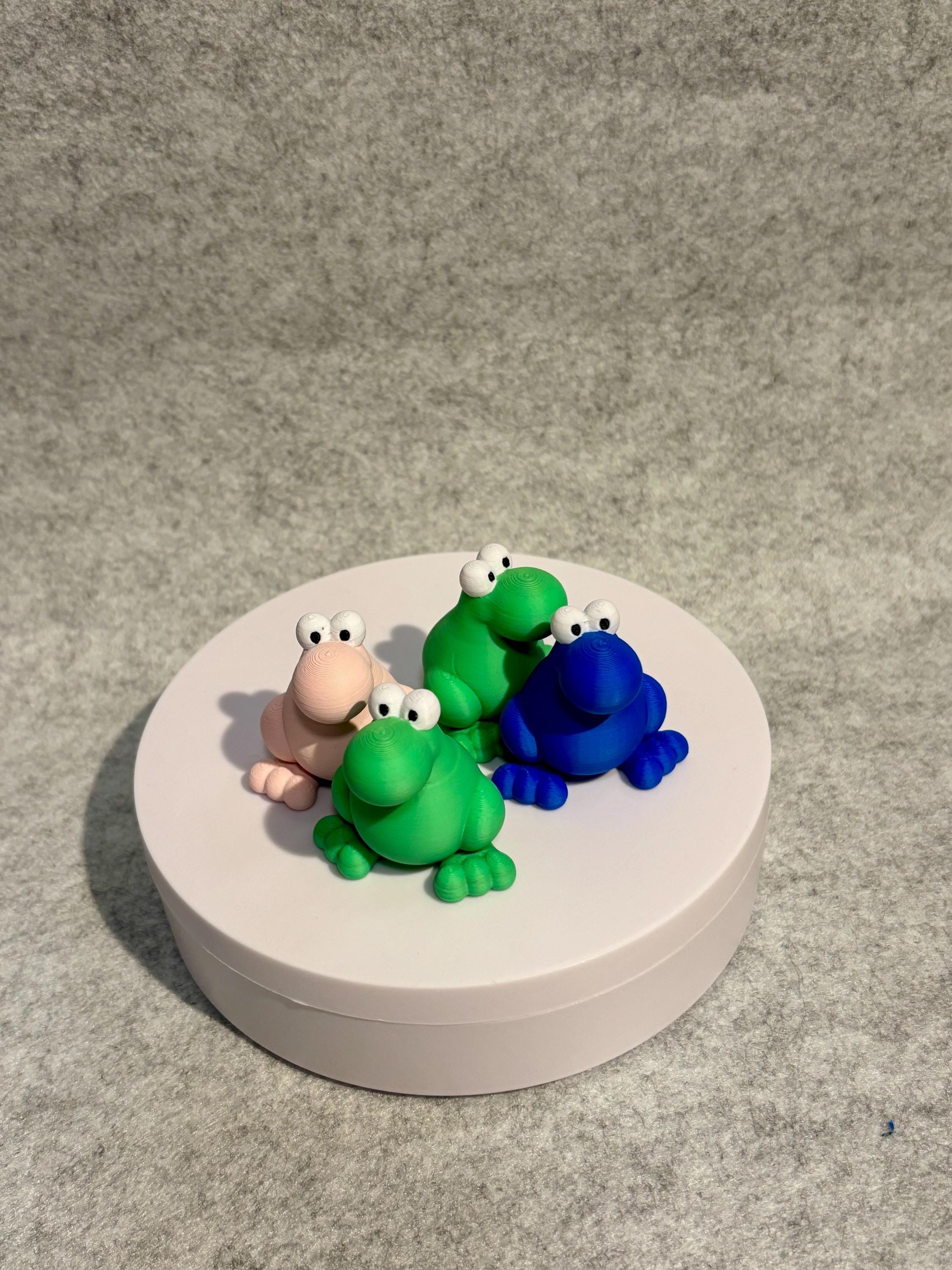 Frog Desk Accessories Bundle | Nerds Frog Set with Keychain, Cable Holder & Straw Topper