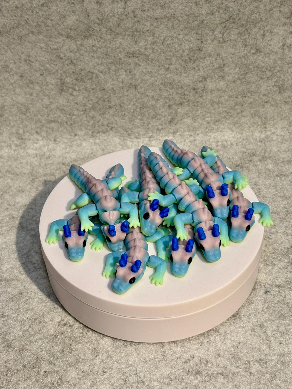 3D-printad regnbågsdrake – Artikulerad fidgetfigur i Silk PLA