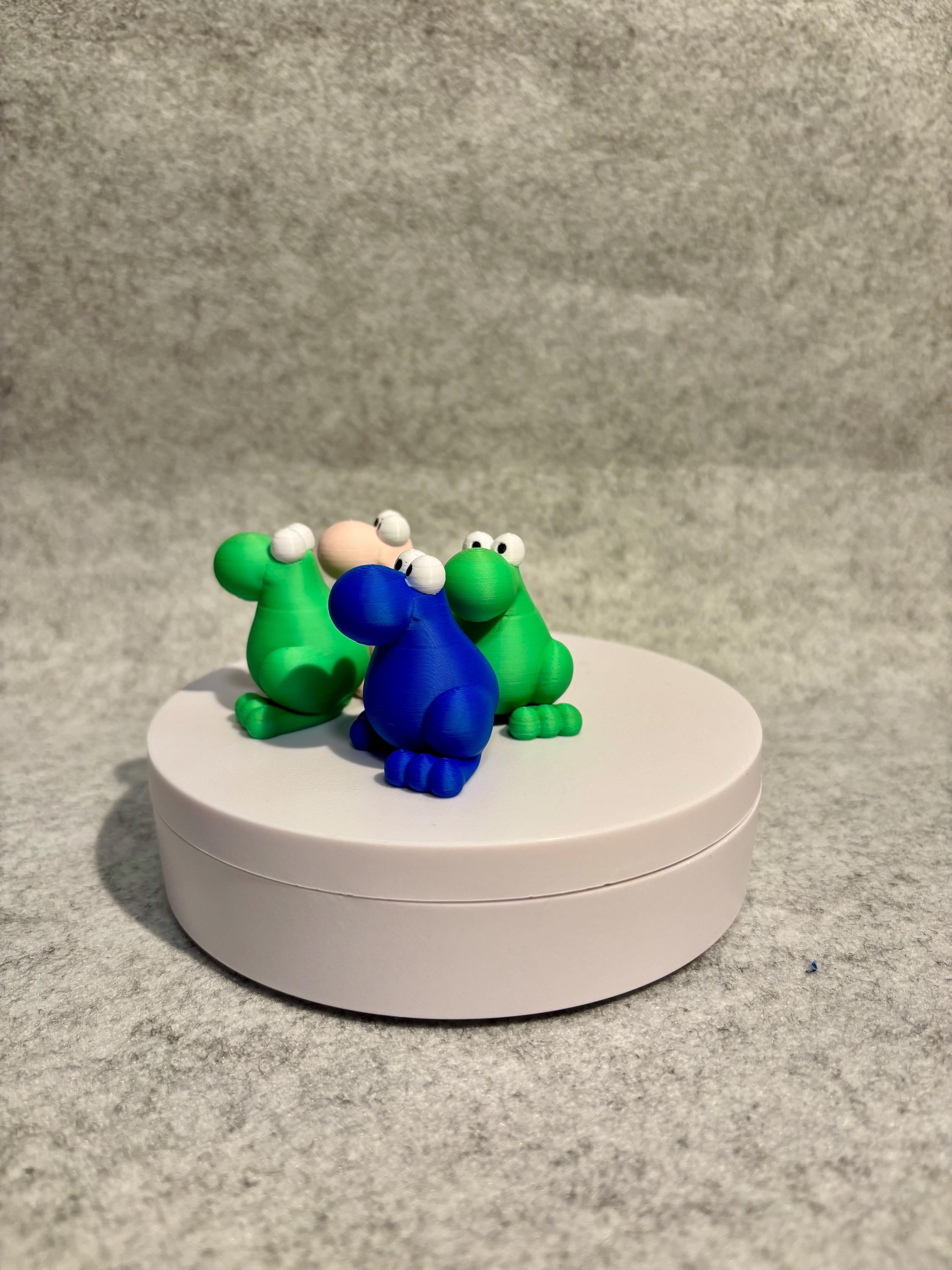 3D Printed Frog Figurine, Kawaii Desk Decor, Geeky Gamer Gift