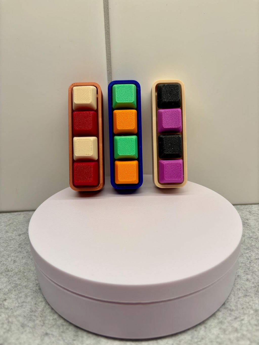 Mechanical Keyboard Fidget Toy with 20 Keycaps | 3D Printed Desk Toy